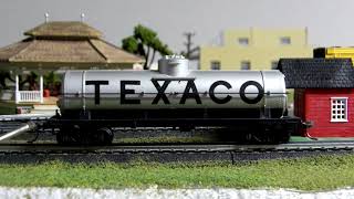 October 2024 HO Scale Product Review Tyco Texaco 8000 Gallon Tank Car [upl. by Burne]