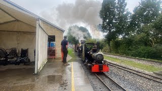 Muffin and Sian arriving into Skelmanthorpe8924 [upl. by Assillim]