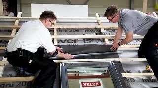 VELUX Dachflächenfenster einbauen  Wasserableitrinne amp Fensterflügel einstellen ✔ ISOVER live ★ [upl. by Echikson]