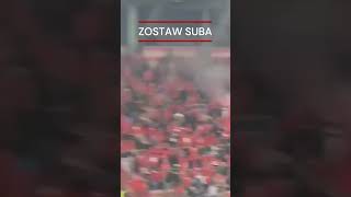 Kibice Górnika Zabrze rzucają racami w kibiców Widzewa Łódź  27102024 [upl. by Loftis]