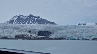 Mein Schiff 7 in Spitzbergen Billefjord Gletscher Pyramiden Gletschercocktail [upl. by Artim8]