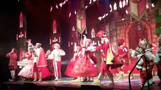 Snow White And The Seven Dwarfs Curtain Call at the Royal and Derngate in Northampton 171223 [upl. by Ahsena]