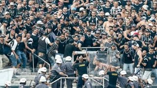 Torcida do Corinthians entra em confronto com a PM [upl. by Kcired456]