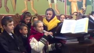 Colinde frumoase cantate de un cor de copii in Biserica [upl. by Seniag]