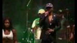 Fally Ipupa Associé live [upl. by Tallu]