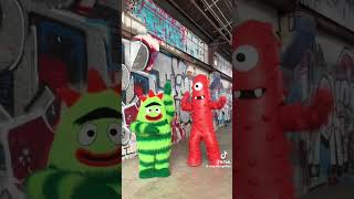 Muno And Brobee Dancing ♥️ 💚yogabbagabba [upl. by Ericha]