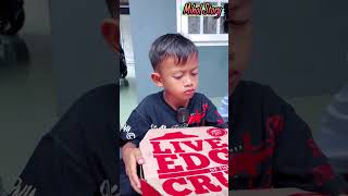 TIAN NYISAIN PIZZA BUAT AZKA☺️😅 trending comedy humorsegar funny ngeshortsbareng [upl. by Orodisi]