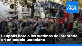 Leópolis llora a las víctimas del atentado en un pueblo ucraniano alcanzado por los restos de un … [upl. by Nagard]