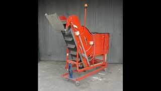 Inclined flighted parts conveyor and infeed hopper [upl. by Anilahs]