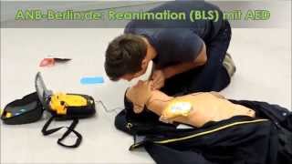 Wiederbelebung Reanimation Defibrillation mit AutomatisiertemExternenDefi AED Kammerflimmern [upl. by Enrobialc468]