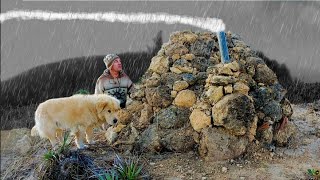 Surviving alone in the Andes with extreme winds Survival shelter Bushcraft Camping in the rain [upl. by Sorenson]