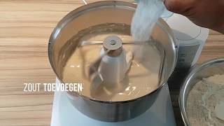 Heerlijke Pizzadeeg maken met de keukenmachine Bosch Universal Plus [upl. by Burbank176]