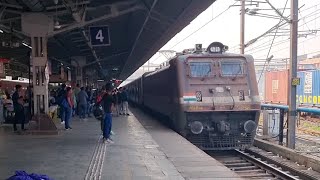 20936 Indore Gandhidham Express arrival Ahmedabad Railway station  Indian Railways [upl. by Parthenia]