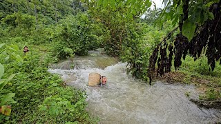 Single Dad Heavy Rain Floods House and Floods Swept Away  A Lu Sad Life [upl. by Rojas]