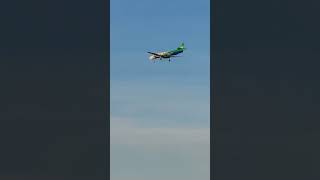 Denver Air Connection Fairchild swearingen metroliner landing at den [upl. by Hnamik]