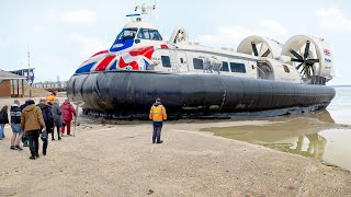 Genius Way British Operate Passenger Hovercraft on Water [upl. by Norrehs]