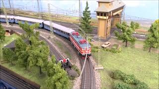 Fahrszenen mit Märklin 39281 Baureihe RC5 und Wagenset 43787 der Schwedischen Staatsbahn [upl. by Marilla85]