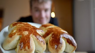 Mein einfacher Teig für Grittibänz Brioche Zopf Dreikönigskuchen Hefekerl und Hamburgerbrötchen [upl. by Alyosha]