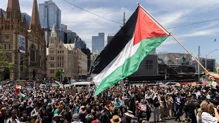 ‘Sought to intimidate’ Mob chants ‘incendiary slogans’ at Sydney’s Great Synagogue [upl. by Lashar496]