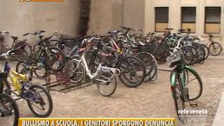 TG PADOVA 30012017  BULLISMO A SCUOLA I GENITORI SPORGONO DENUNCIA [upl. by Asirb]