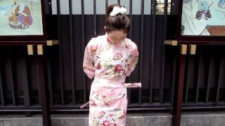 How to wear Japanese quotKIMONOquot robe [upl. by Eniamsaj]