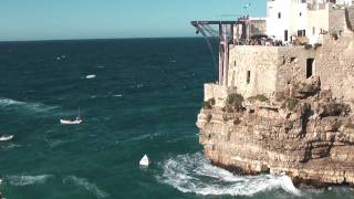 Red Bull Cliff Diving Polignano a Mare 26 luglio 2009 [upl. by Joline]