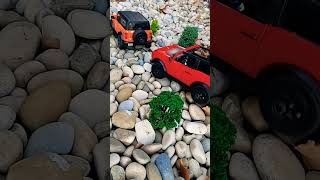 Cars off roading  Ford  Bronco  Maisto  Burago [upl. by Lebasile]