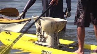 Rio manifestation contre la pollution dans la baie de Guanabara [upl. by Elpmet660]