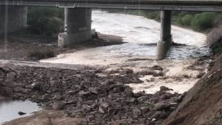 07282017  Beginning of Monsoon Flash Flood  Santa Cruz River  Tucson AZ [upl. by Rehpatsirhc400]