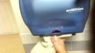 How To Use A Motion Control Paper Towel Dispenser Random HowTo Tutorials [upl. by Nitsrik]