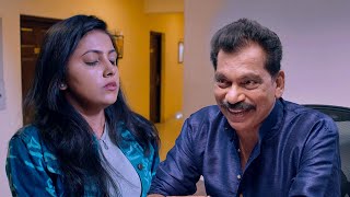 ഒറ്റ രാത്രി കൂടെ പോന്നാൽ മതി  Escape Malayalam Movie Scene  Gayathri Suresh  Sreevidya Mullachery [upl. by Oirevlis]