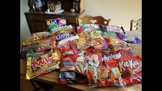 🍬MASSIVE Halloween Candy Haul 101717🎃 [upl. by Naryk967]