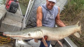 Gar fishing in Texas [upl. by Vareck261]