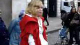 Róisín Murphy  Overpowered Busking  Covent Garden [upl. by Magdaia566]