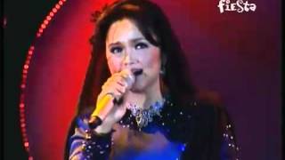 Siti Nurhaliza  Biarlah Rahsia live [upl. by Ikram]