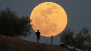 La Super Lune a illuminé la Terre [upl. by Dinsmore]