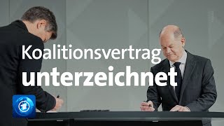 AmpelParteien unterzeichnen Koalitionsvertrag [upl. by Stutman]