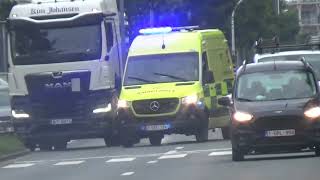 verschillende sirene ambulance Antwerpen met spoed in Antwerpen [upl. by Doelling9]