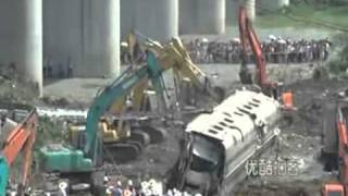 Wenzhou High Speed Train Crash Aftermath More Bodies Discovered During Cleanup [upl. by Yralam206]