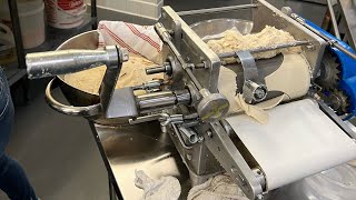 Máquina para hacer tortillas en taqueria la bonita [upl. by Cedar]