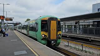 Gatwick airport  Class 377 Southern [upl. by Esbenshade267]