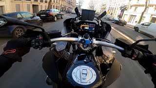 JE TESTE LE BMW R 1200 GS À PARIS  UN CHEVAL [upl. by Liag943]