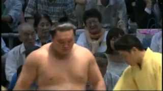 白鵬26回目の優勝 白鵬vs琴欧洲 名古屋場所13日目 2013719 [upl. by Anwahs]