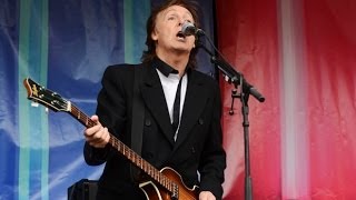 Sir Paul McCartney plays free gig in Covent Garden [upl. by Arinaj]