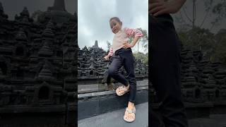 Bocil naik kursi raksasa amp bermain di miniatur candi bocil bermain candi temple funny shorts [upl. by Uile]