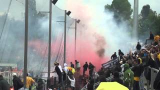 FSV FrankfurtDynamo Dresden 11 Pyro und Platzsturm [upl. by Naashom364]