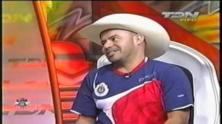 Edson Zuñiga El Norteño Chiste en Zona chivas 2011 [upl. by Lehcnom]