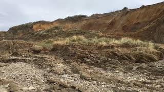 Eboulement de la falaise près de la pointe aux oies à Wimereux ce 13 avril 2022 [upl. by Anomas]