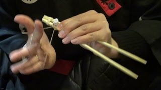 How to use chopsticks  Life Hack lesson from the Japanese restaurant chef [upl. by Maisel]