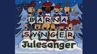 Barna Synger Julesanger  På Låven Sitter Nissen [upl. by Giarla146]